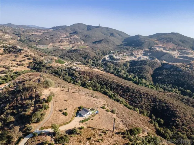 28742 Twin Oaks Valley, Vista, California 92084