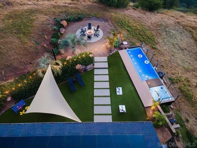 28742 Twin Oaks Valley, Vista, California 92084