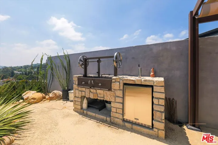Outdoor Kitchen