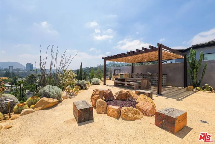 Fire pit
