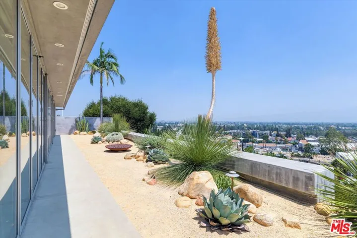 Sweeping views