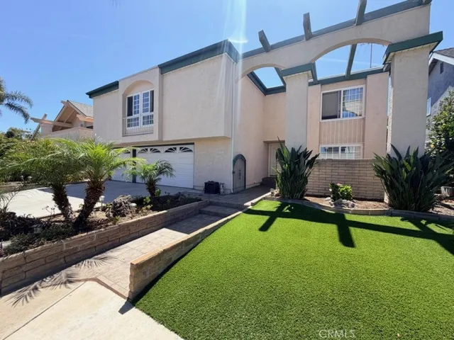 9717 Avenida Monterey, Cypress, California 90630