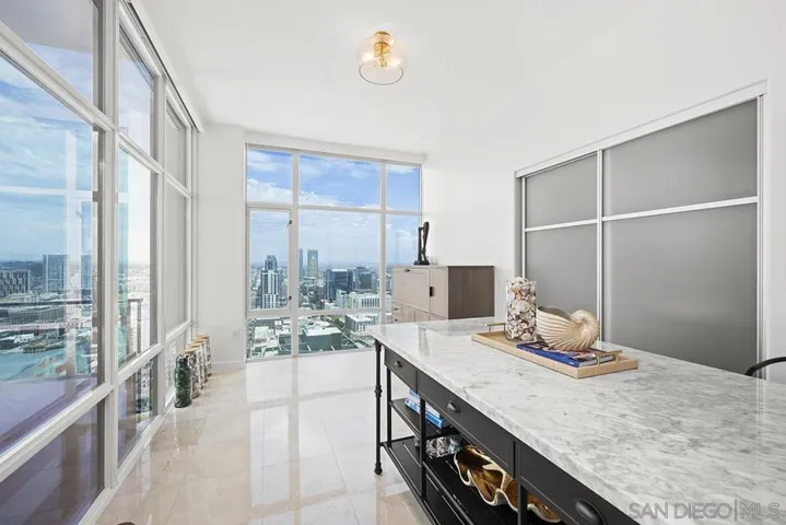 550 Front Street 2802, San Diego, California 92101
