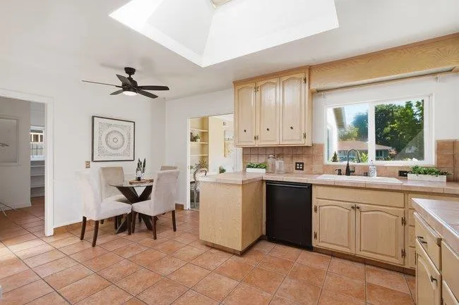 312 E Oakwood Boulevard, Redwood City, California 94061
