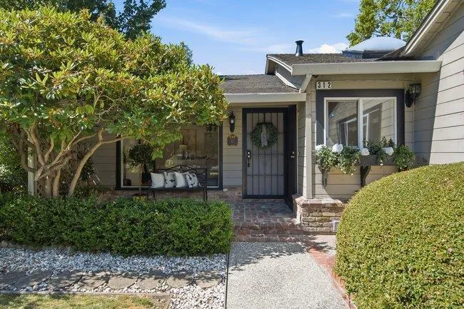 312 E Oakwood Boulevard, Redwood City, California 94061