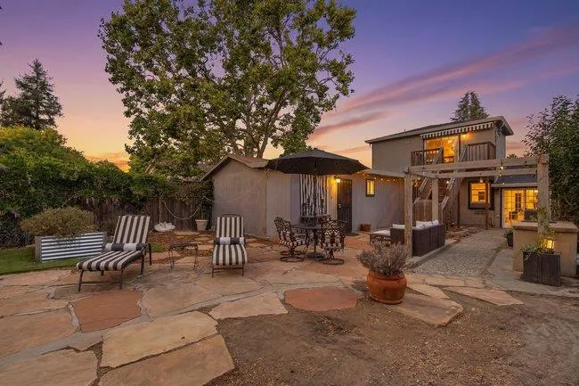 312 E Oakwood Boulevard, Redwood City, California 94061