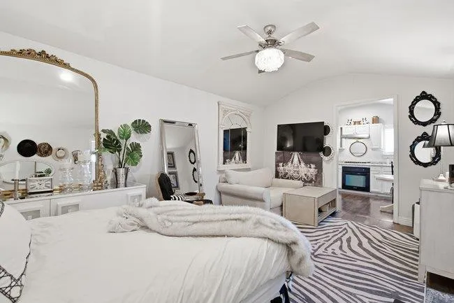 312 E Oakwood Boulevard, Redwood City, California 94061