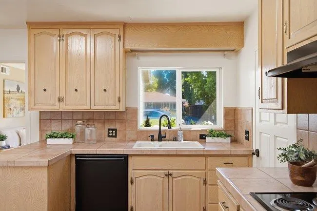 312 E Oakwood Boulevard, Redwood City, California 94061