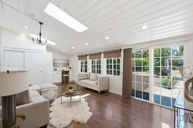 312 E Oakwood Boulevard, Redwood City, California 94061