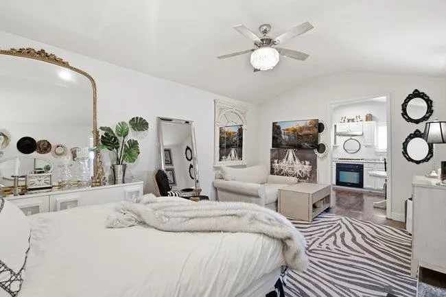 312 E Oakwood Boulevard, Redwood City, California 94061