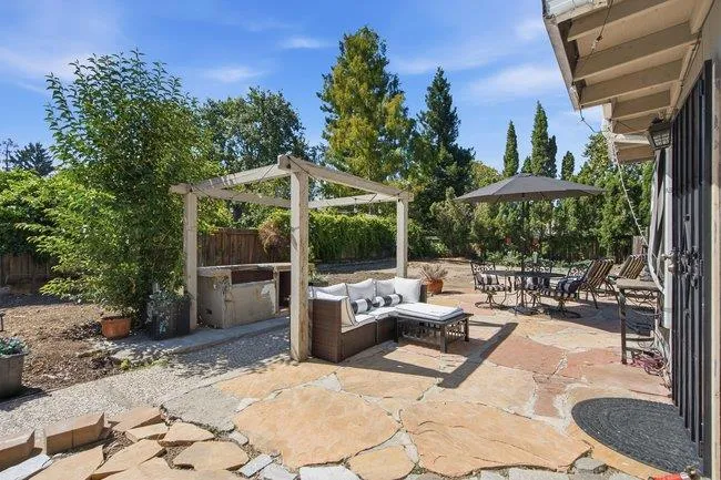 312 E Oakwood Boulevard, Redwood City, California 94061