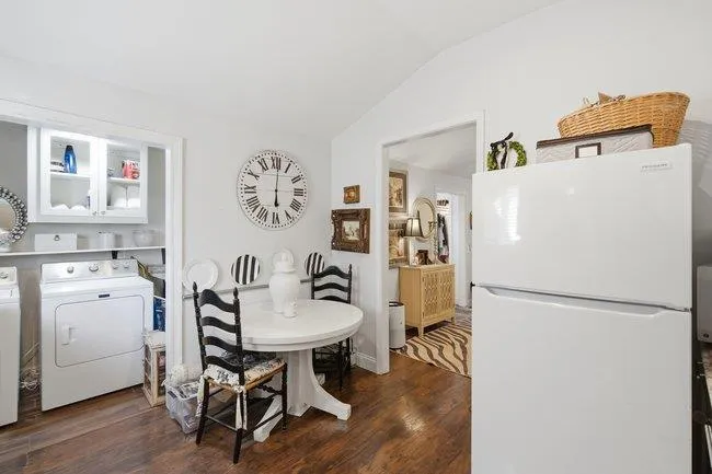 312 E Oakwood Boulevard, Redwood City, California 94061