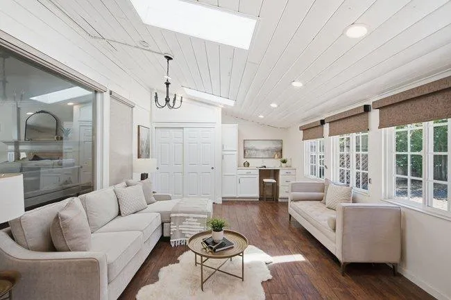 312 E Oakwood Boulevard, Redwood City, California 94061