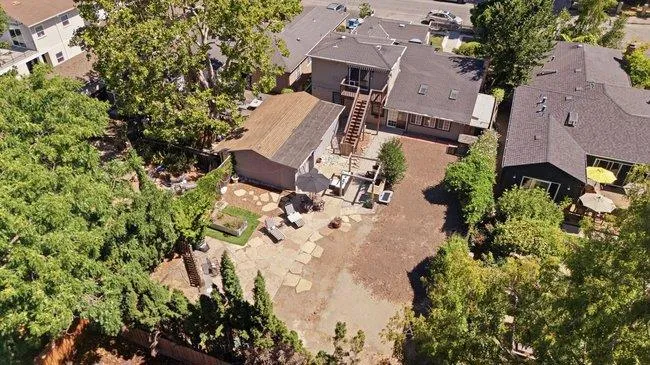 312 E Oakwood Boulevard, Redwood City, California 94061