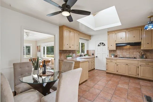 312 E Oakwood Boulevard, Redwood City, California 94061
