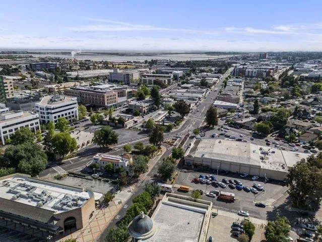 312 E Oakwood Boulevard, Redwood City, California 94061