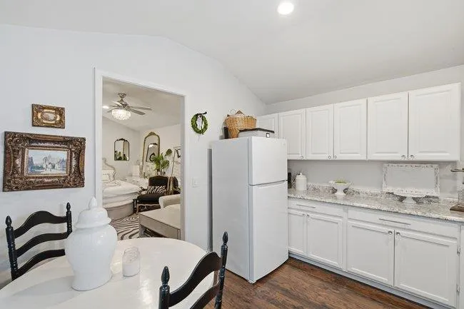 312 E Oakwood Boulevard, Redwood City, California 94061