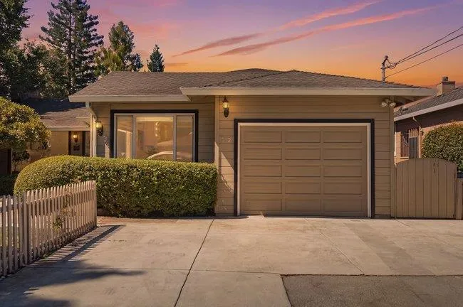 312 E Oakwood Boulevard, Redwood City, California 94061