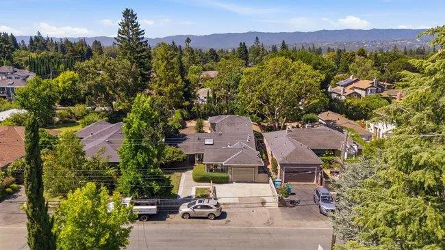 312 E Oakwood Boulevard, Redwood City, California 94061