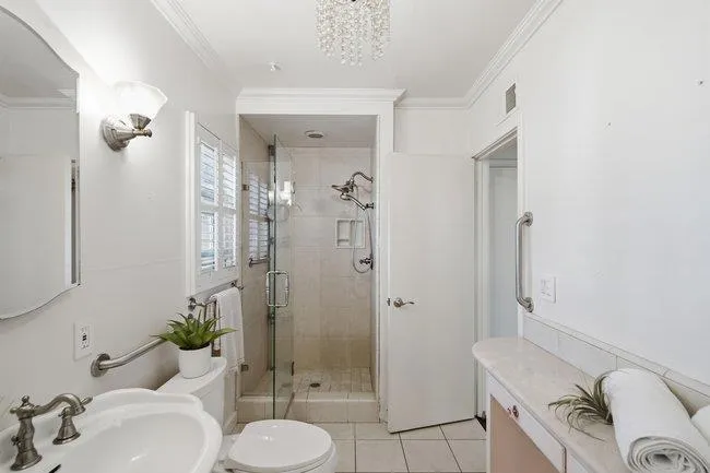 312 E Oakwood Boulevard, Redwood City, California 94061