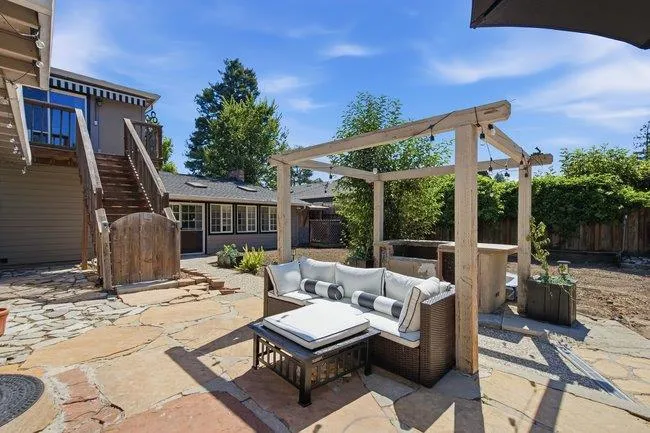 312 E Oakwood Boulevard, Redwood City, California 94061