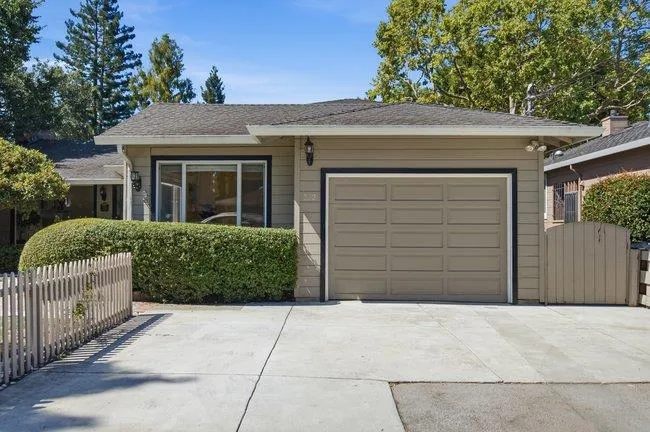 312 E Oakwood Boulevard, Redwood City, California 94061