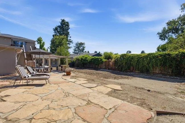 312 E Oakwood Boulevard, Redwood City, California 94061
