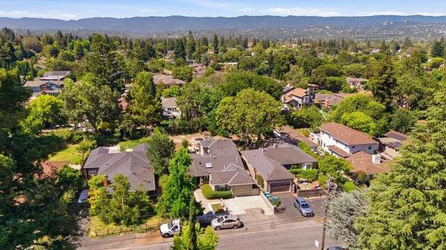 312 E Oakwood Boulevard, Redwood City, California 94061