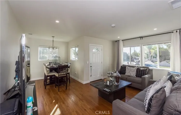 5803 Cartwright Ave, North Hollywood, California 91601