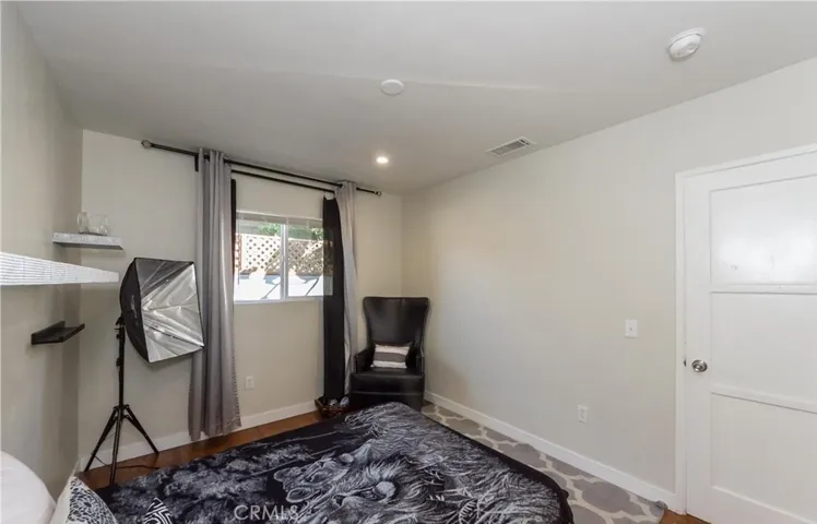 5803 Cartwright Ave, North Hollywood, California 91601