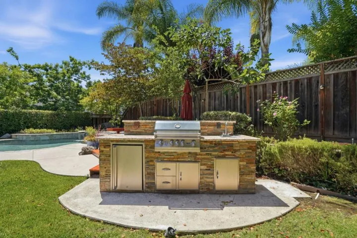6585 Rolling Oaks Drive, San Jose, California 95120
