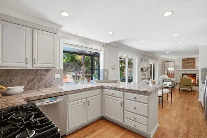 6585 Rolling Oaks Drive, San Jose, California 95120