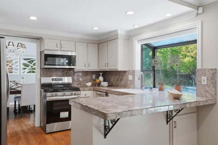6585 Rolling Oaks Drive, San Jose, California 95120