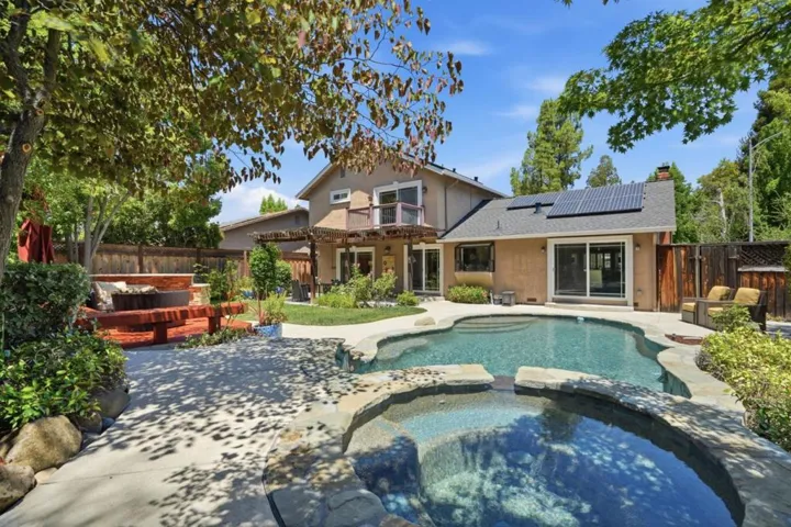 6585 Rolling Oaks Drive, San Jose, California 95120