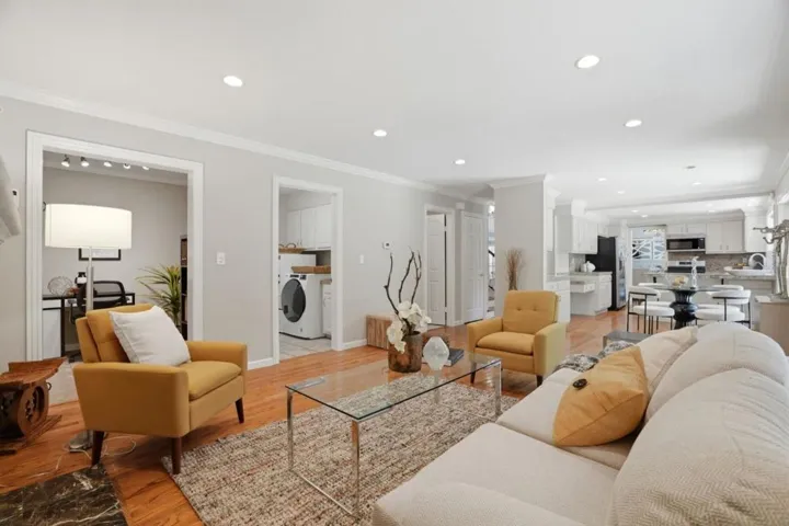 6585 Rolling Oaks Drive, San Jose, California 95120