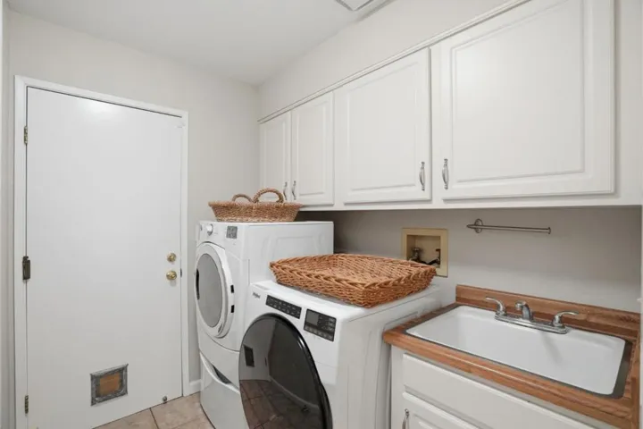 6585 Rolling Oaks Drive, San Jose, California 95120