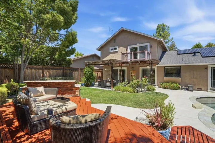 6585 Rolling Oaks Drive, San Jose, California 95120