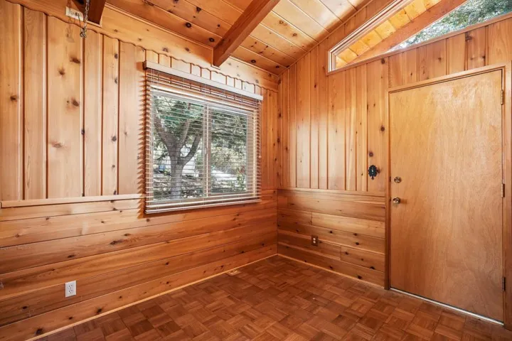 17-web-or-mls-Skyline Way-S1607-023