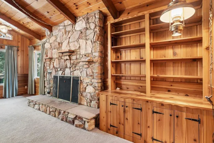 7-web-or-mls-Skyline Way-S1607-009