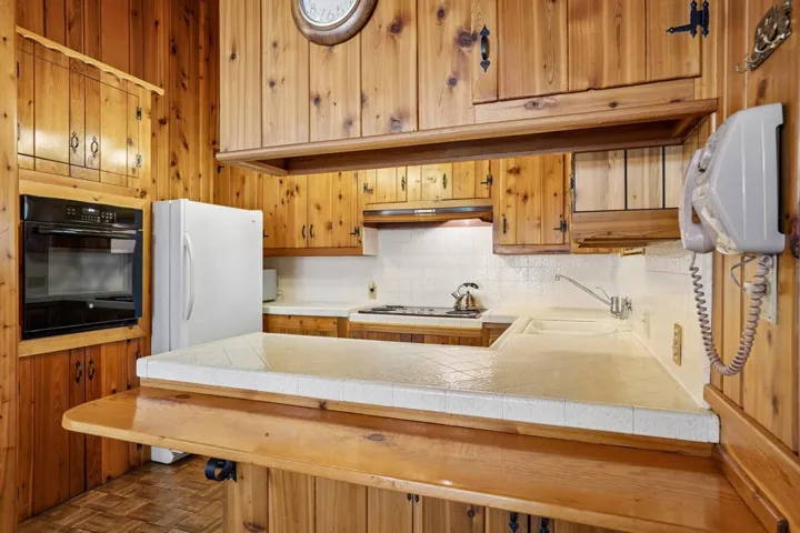16-web-or-mls-Skyline Way-S1607-020