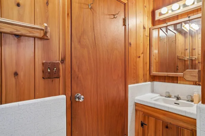 20-web-or-mls-Skyline Way-S1607-022