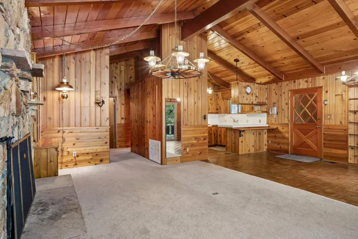 10-web-or-mls-Skyline Way-S1607-013