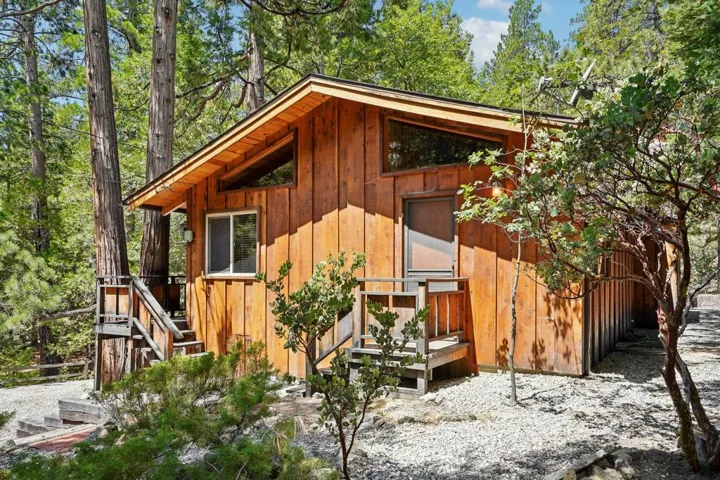 42-web-or-mls-Skyline Way-S1607-003