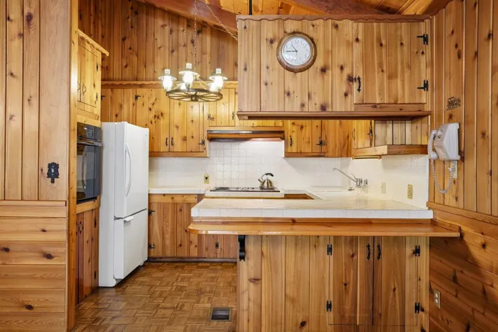 11-web-or-mls-Skyline Way-S1607-015