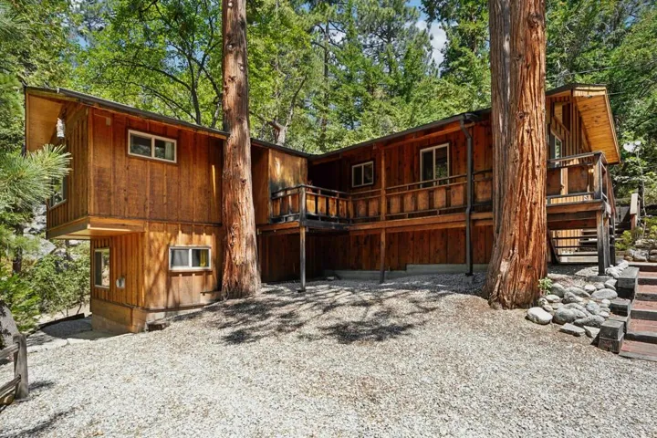 44-web-or-mls-Skyline Way-S1607-001