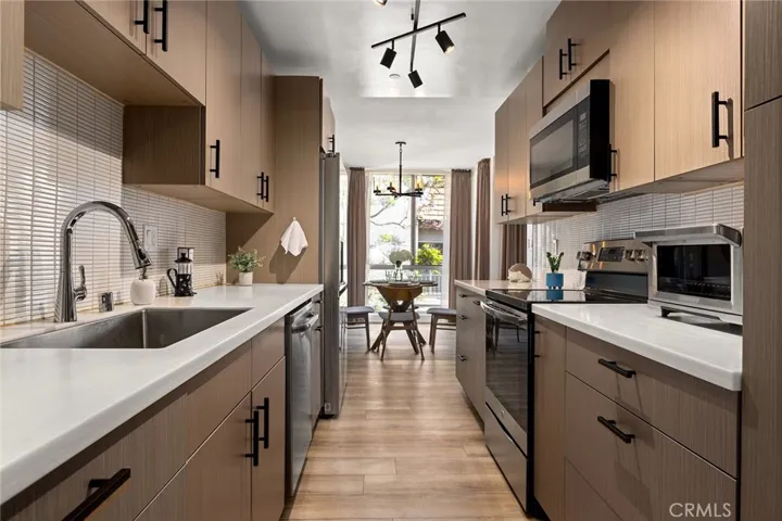 5875 Doverwood Drive 309, Culver City, California 90230