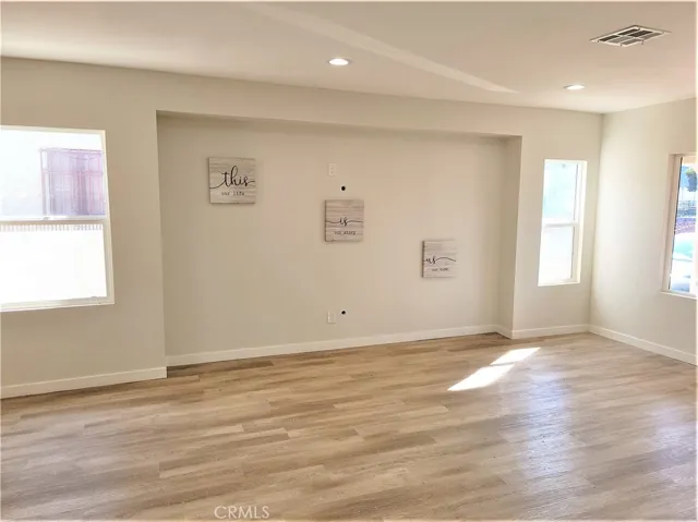 7040 3rd, Los Angeles, California 90043