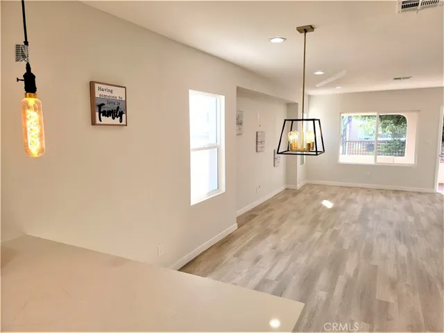 7040 3rd, Los Angeles, California 90043