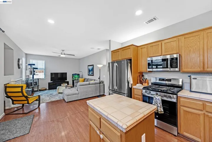 333 Glenbriar Cir, Tracy, California 95377