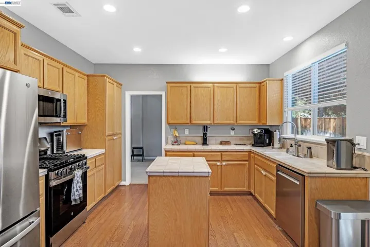 333 Glenbriar Cir, Tracy, California 95377